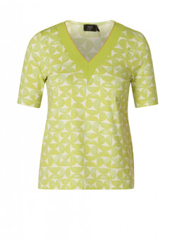 Yest Short Sleeve Knit V-Neck Tee in Lime Geo Print