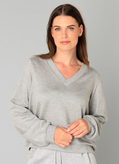 Yest Scuba V-Neck Pullover in Heather Gray
