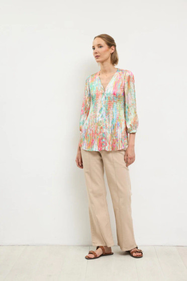 Tinta Mini Pleat Blouse in Watercolor Print