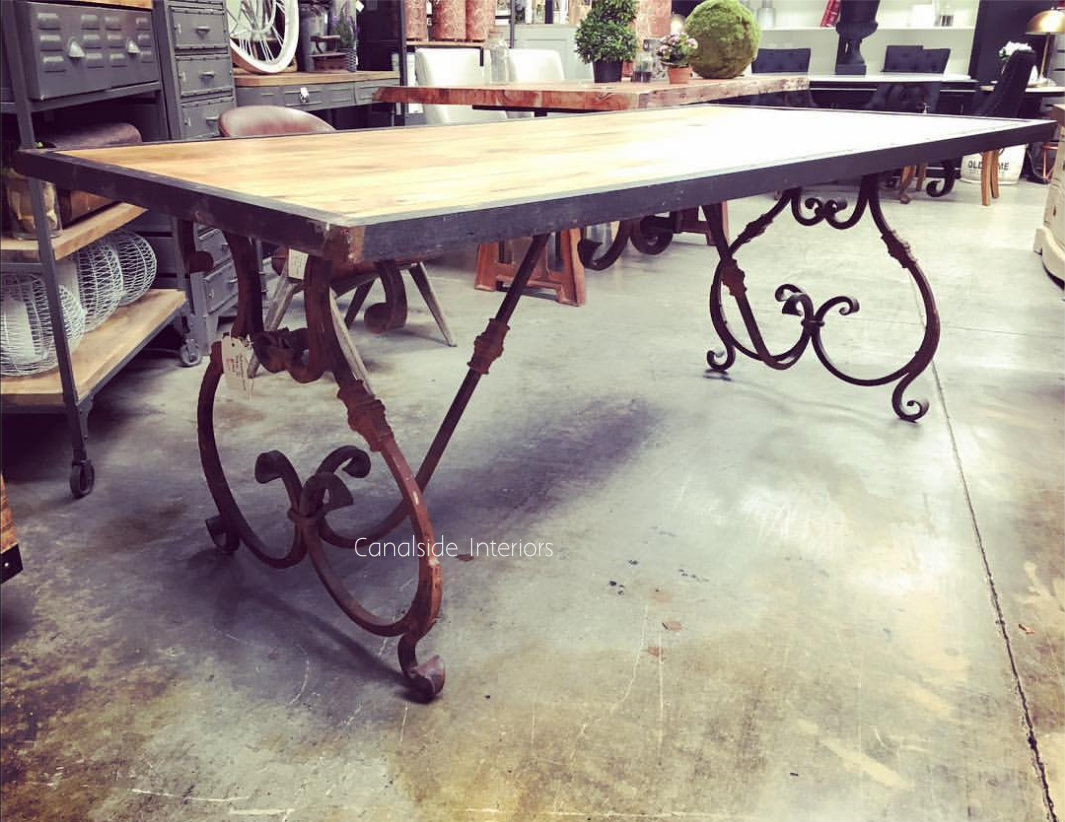 Alexandra Dining Table