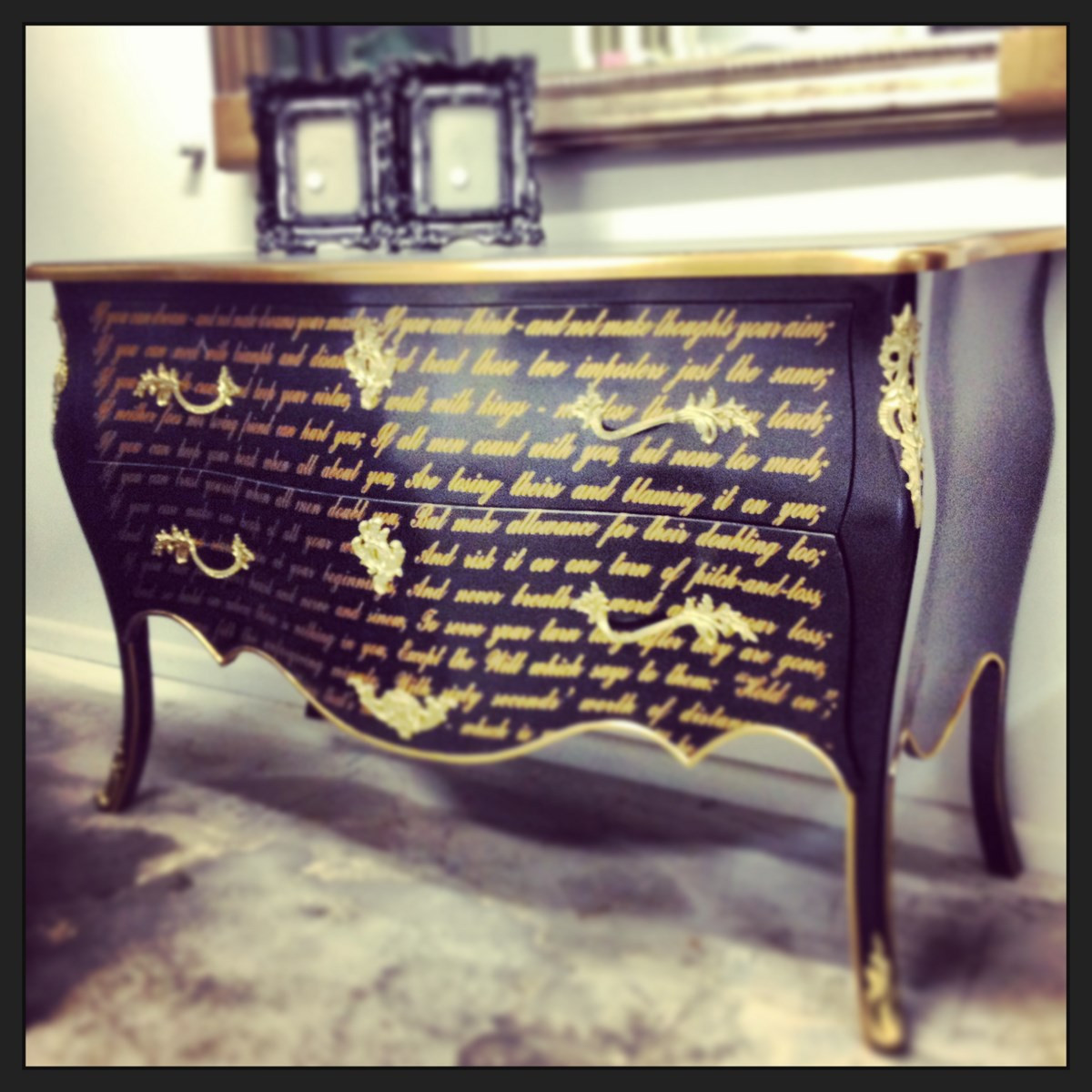 Piccini Commode Black with Gold Rhymes