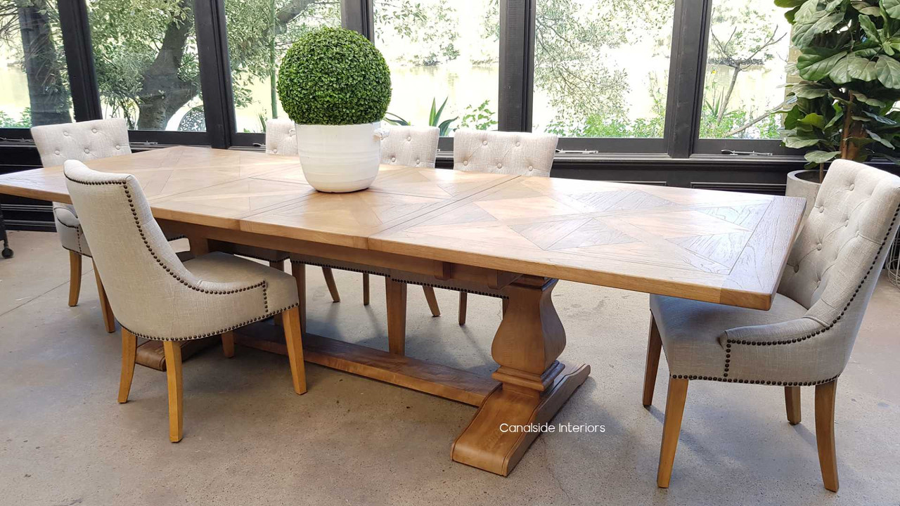 Lifestyle shot of the table, illustrating its practicality for daily use and its capacity to adapt to different meal settings.