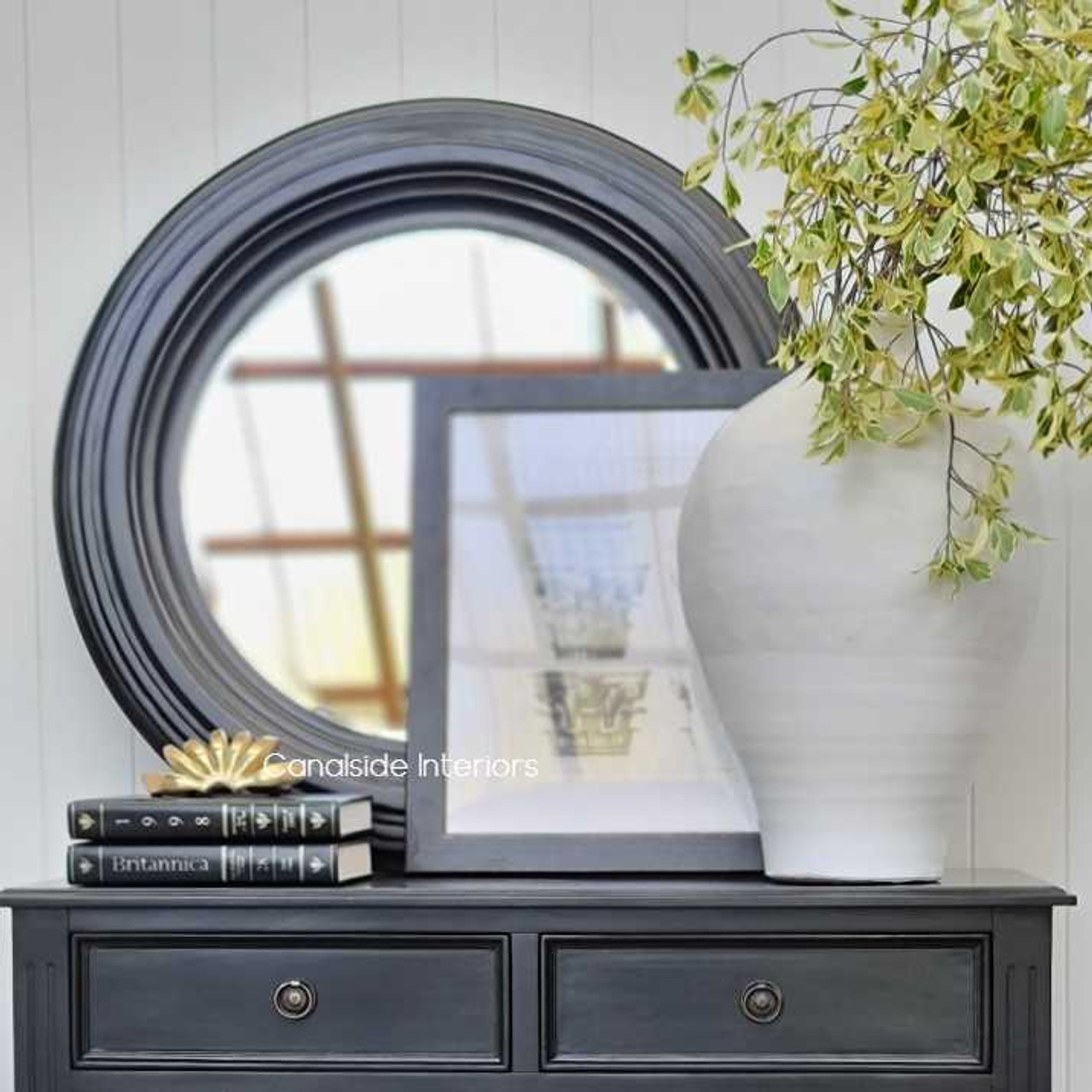 The Aspen mirror set against a Hamptons-themed backdrop, illustrating its versatility and seamless integration into various styles.