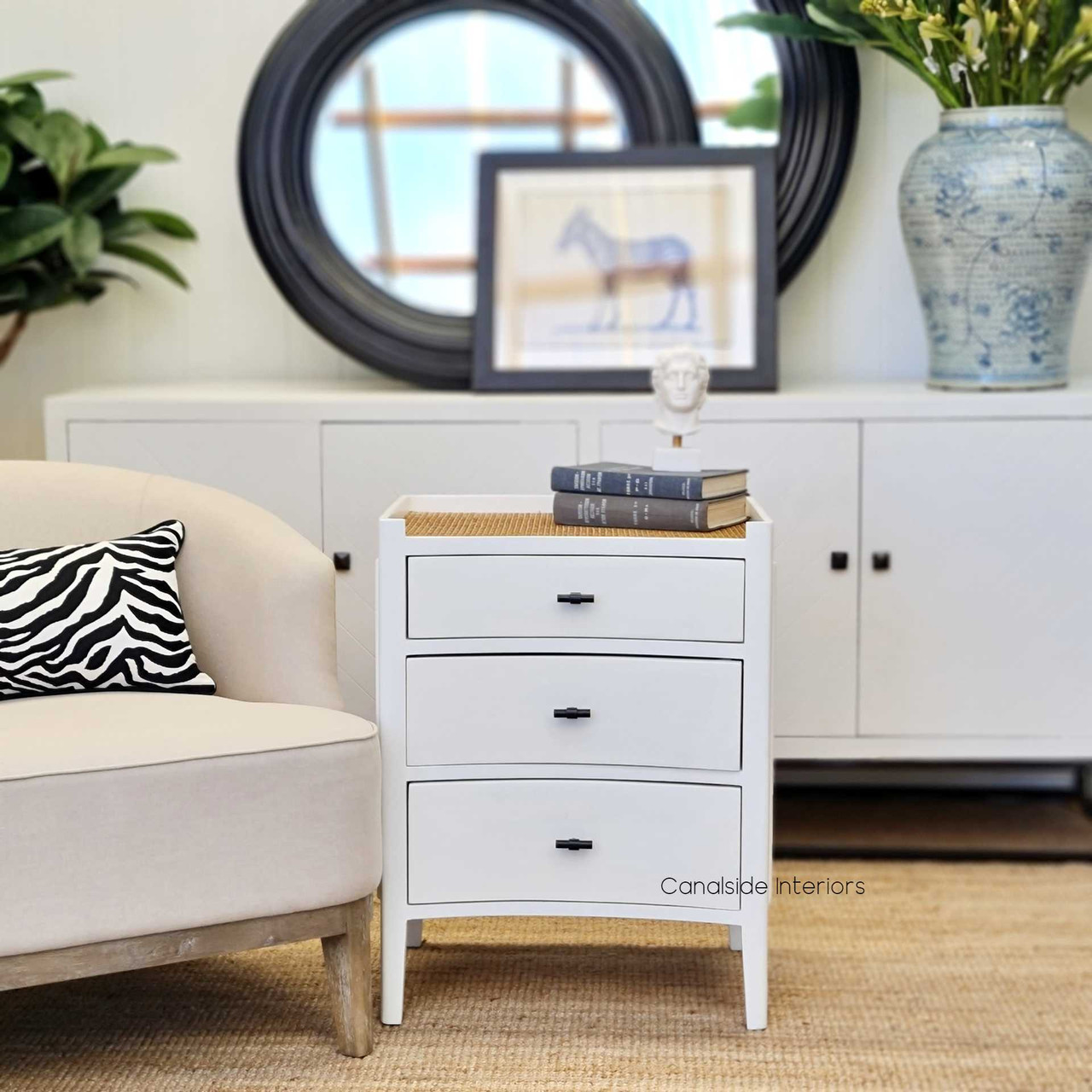 Integrated into a coastal-themed interior, where the bedside enhances the natural, relaxed vibe with its plantation island aesthetics.
