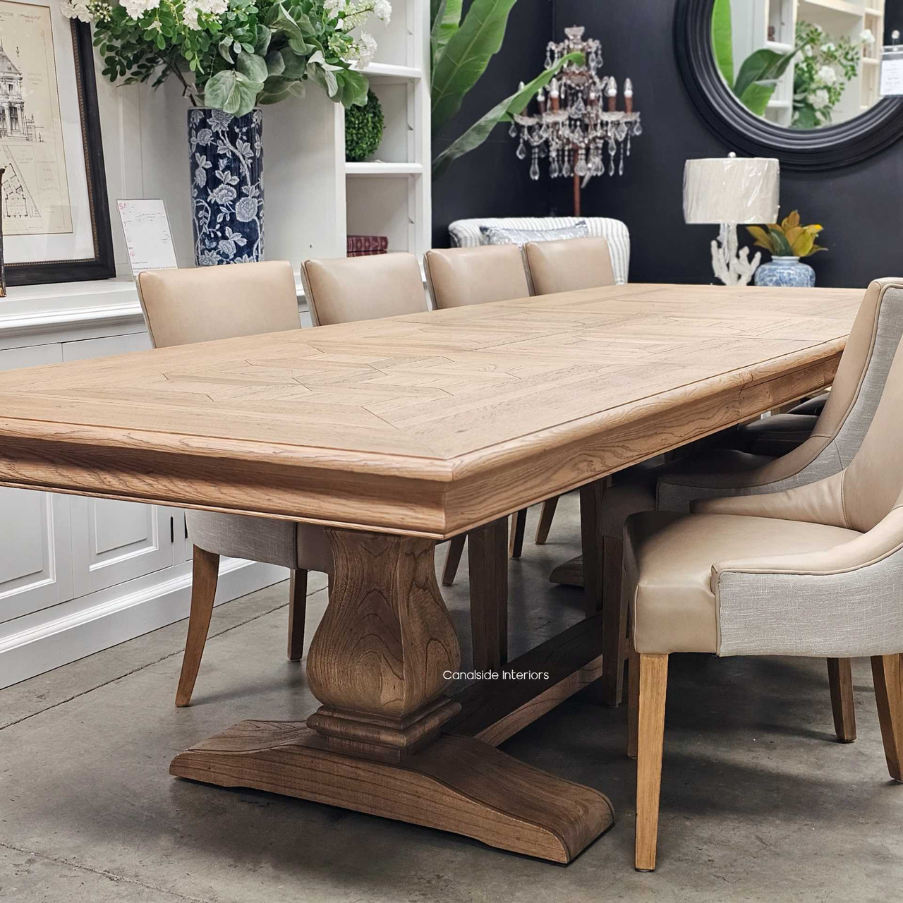 Corner detail of parquetry edge and bullnose finish – Highlighting the craftsmanship and refined edgework of the tabletop.