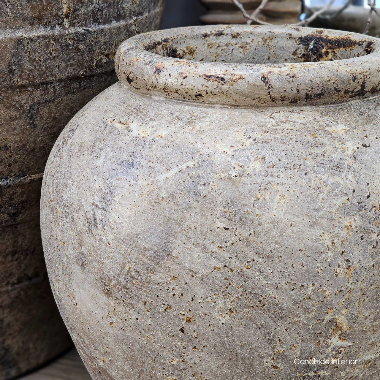 Noema Terracotta Pot