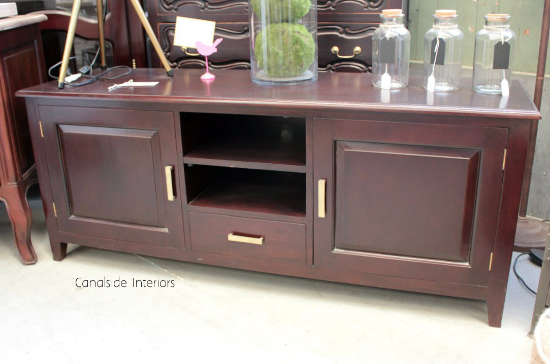 Hampshire TV Unit Mahogany Brown