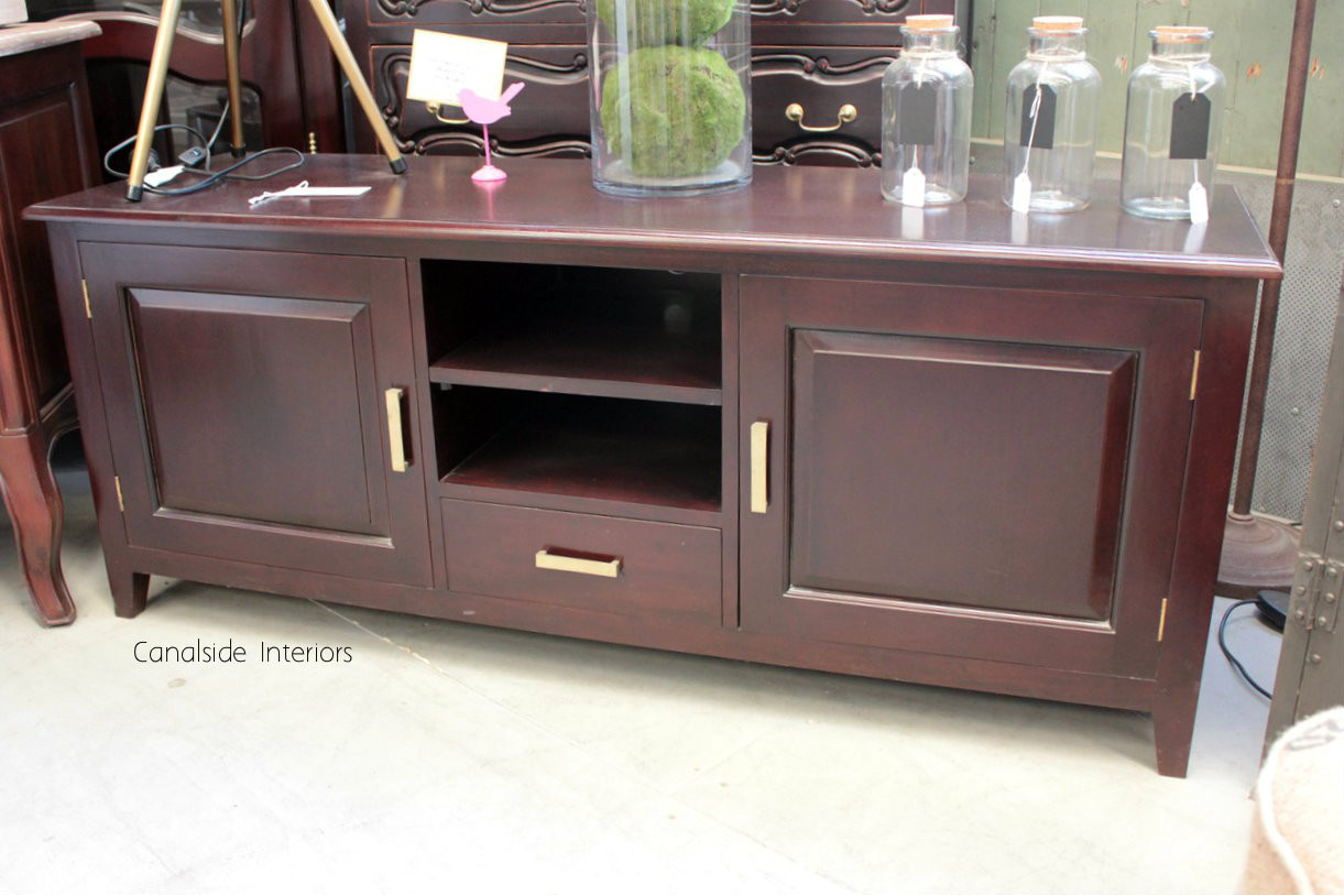Hampshire TV Unit Mahogany Brown
