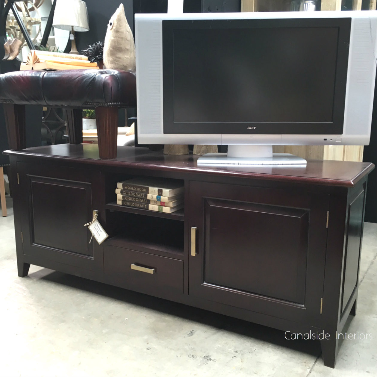 Hampshire TV Unit Mahogany Brown