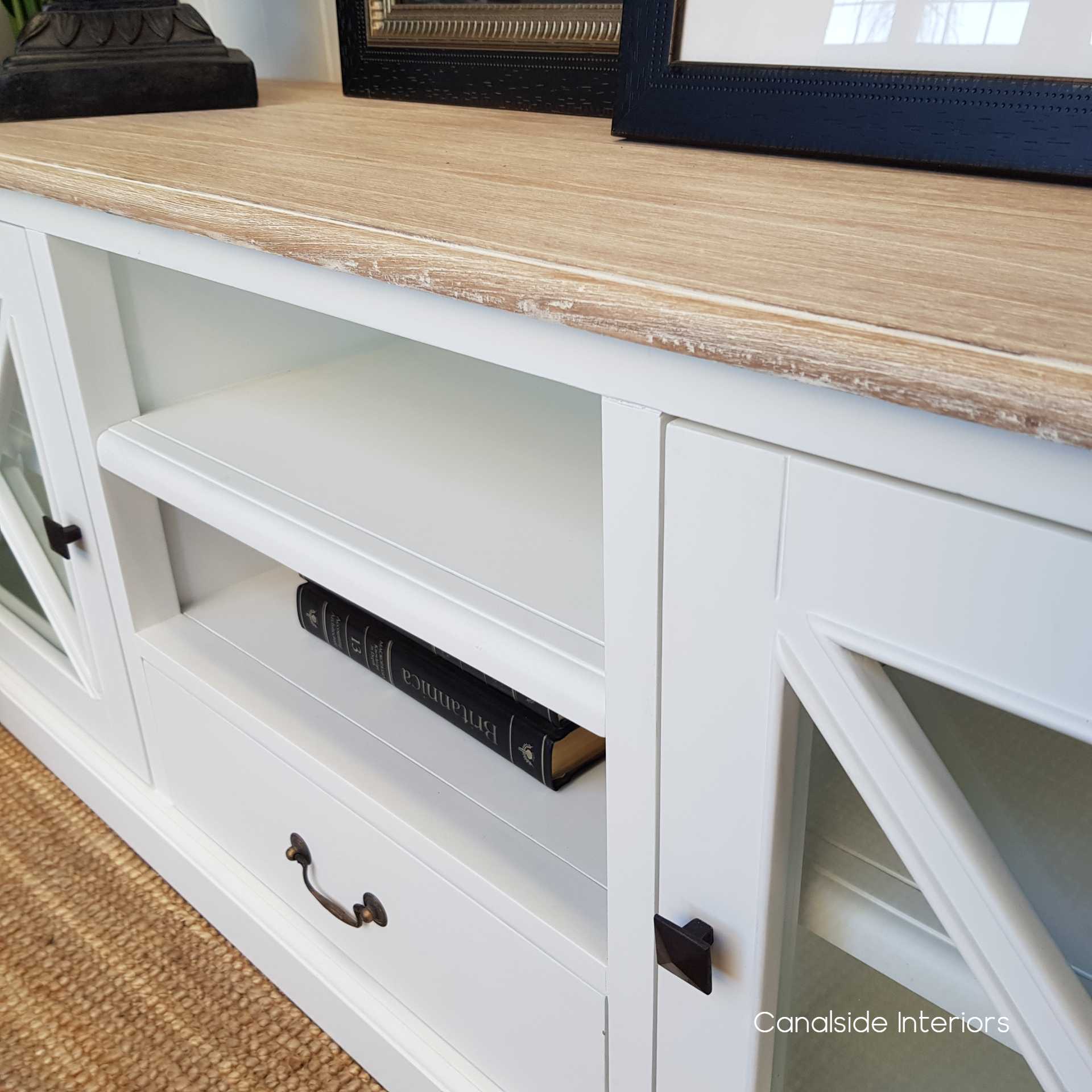 South Hamptons TV Unit White with Limewash Top Canalside Interiors