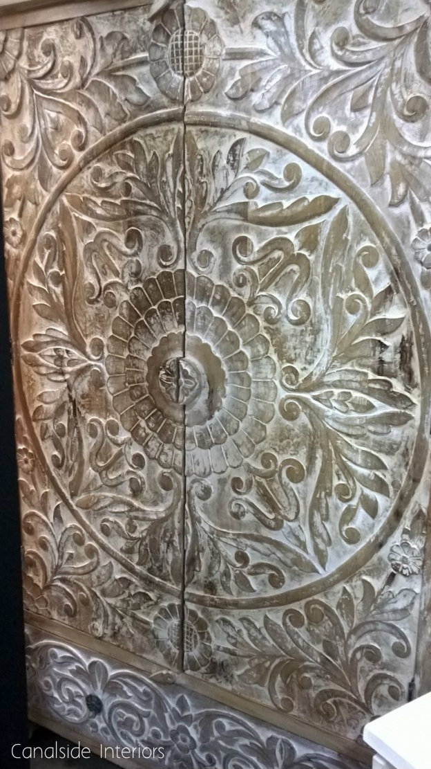Sandstorm 2 Door Drawer Unit with HandCarved Circle Pattern Distressed Whitewash