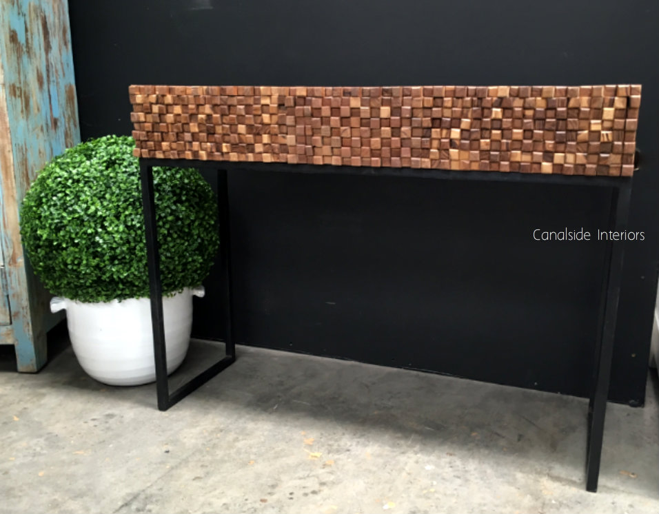 Floki 2 Drawer Console