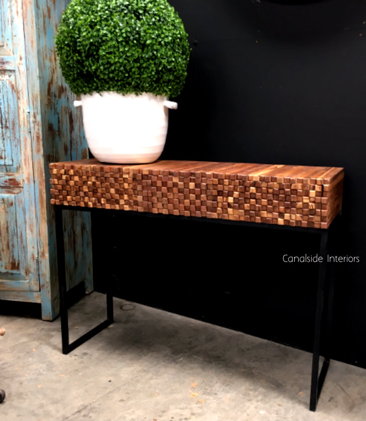 Floki 2 Drawer Console
