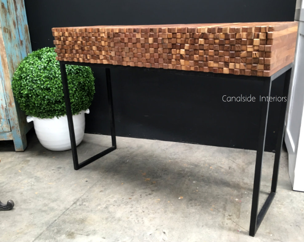 Floki 2 Drawer Console
