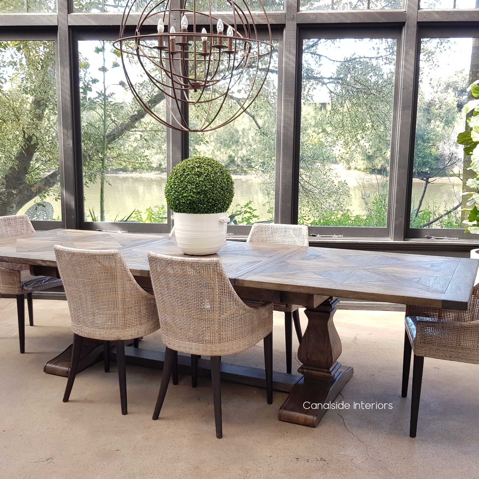 With a focus on quality, the Bridgehampton Parquetry Table's timeless design and modern extension feature offer versatility for any home office setting