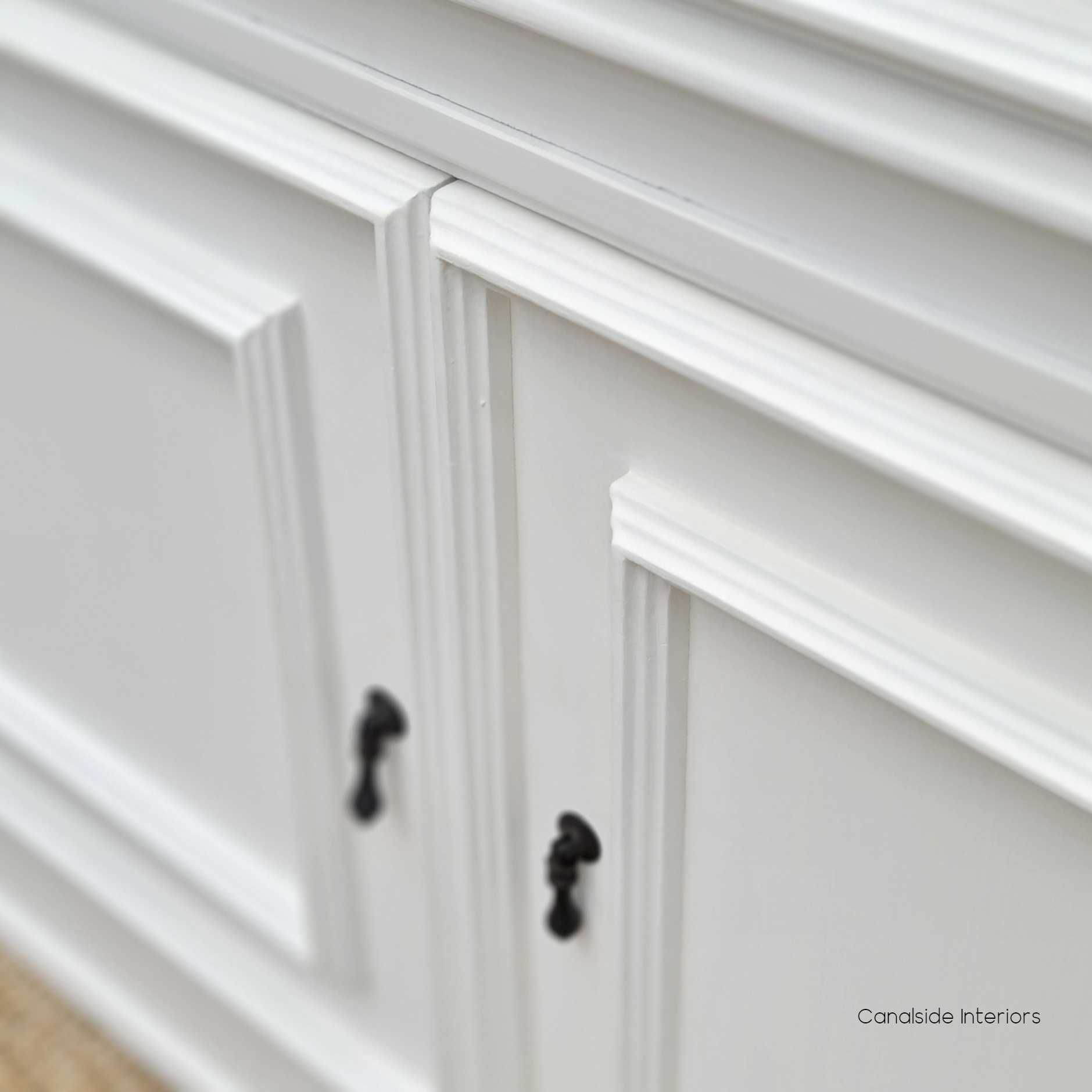 Close-up on the Francia Unit's elegant handles, a detail signifying the blend of functionality and coastal design
