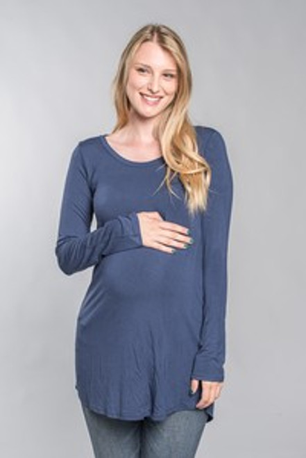 Solid navy, waist length long sleeve maternity top in a relaxed style with a crew neck and slightly pleated detail.


Origin : USA