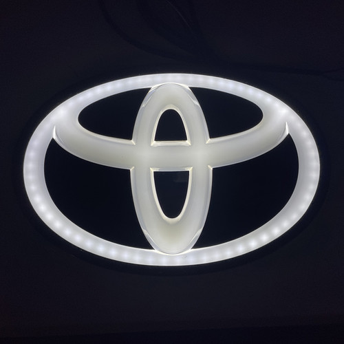 TOYOTA Dynamic Moving LED 19 x 13.5 cm LARGE Black Plastic Badge/Emblem/Logo - ON