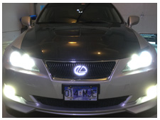 2006-lexus-is350-dual-color-fogs-and-led-grille-badge-white.jpg