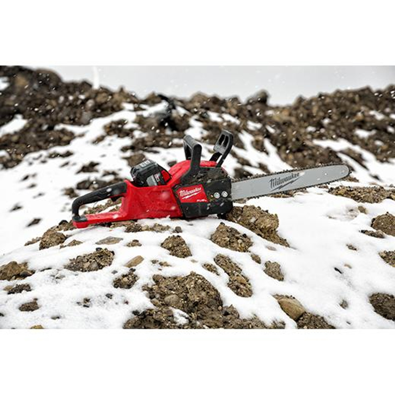  Milwaukee M18 FUEL 16" Chainsaw Kit 2727-21HD 