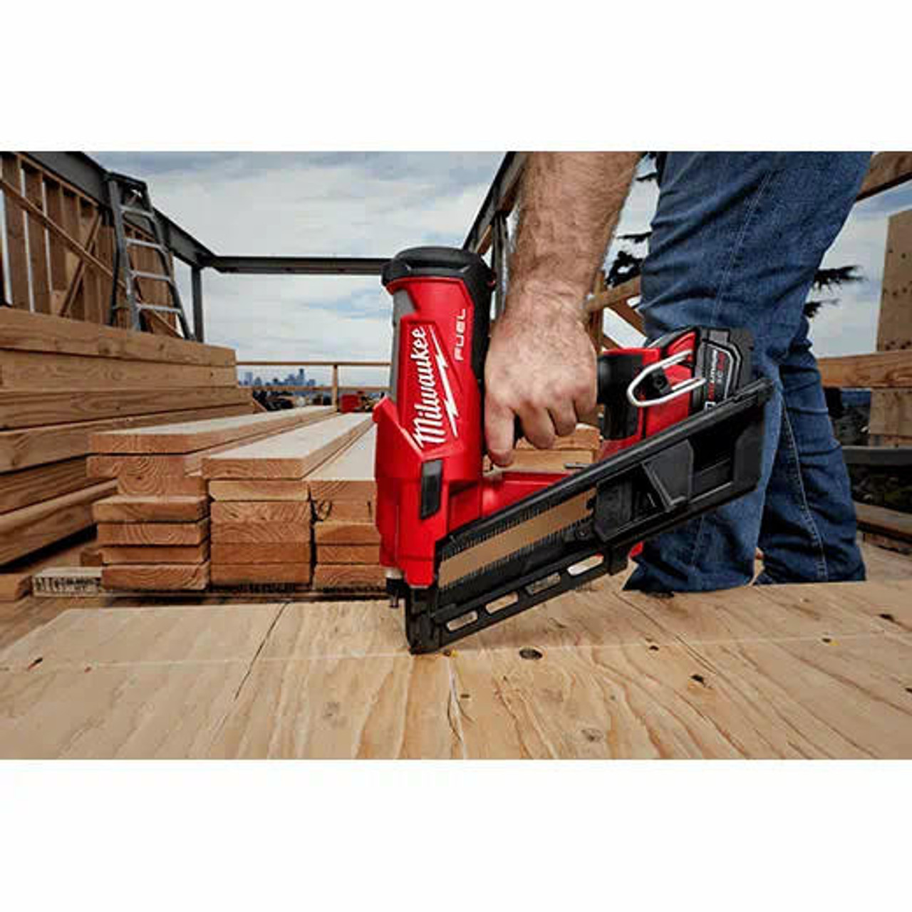 Milwaukee m18 fuel 2025 30 degree framing nailer