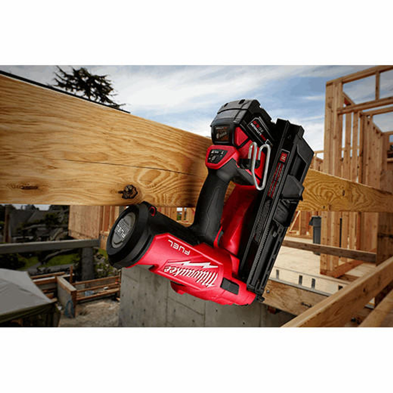 Milwaukee M18 FUEL 30 Degree Framing Nailer 2745-20