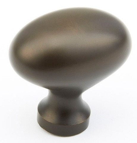 Schaub Country and Traditional 1-3/8" Diameter Oval Knobs