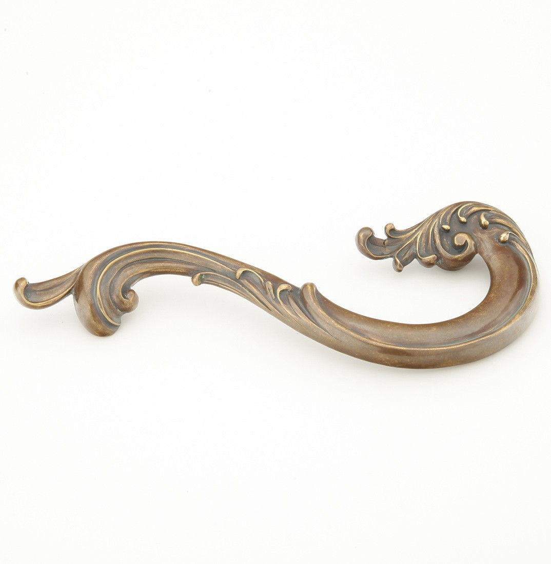 Schaub French Court, Symphony Pulls, 5"center to center, 7-1/8" Overall Length 2-3/8" width Handed