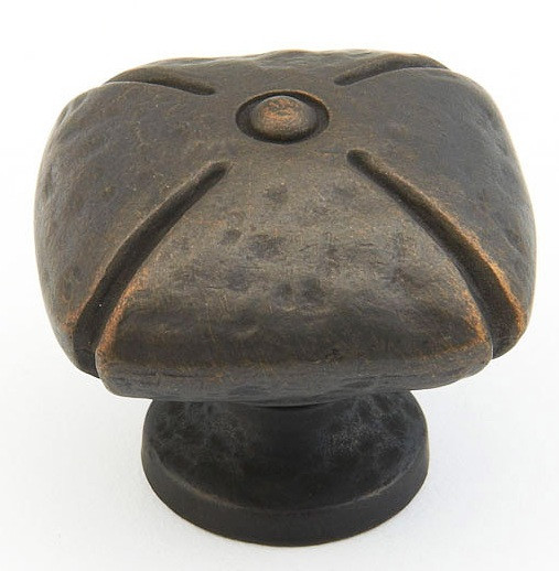 Schaub Siena 1-1/2" Diameter Square Knobs