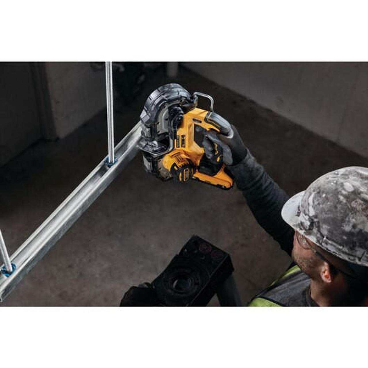Dewalt DeWALT ATOMICâ„¢ 20V MAX* Brushless Cordless 1-3/4 in. Compact Bandsaw (Tool Only) DCS377B 