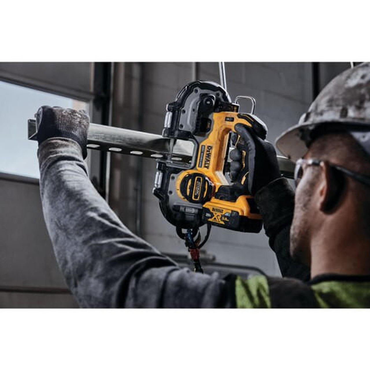 Dewalt DeWALT ATOMICâ„¢ 20V MAX* Brushless Cordless 1-3/4 in. Compact Bandsaw (Tool Only) DCS377B 