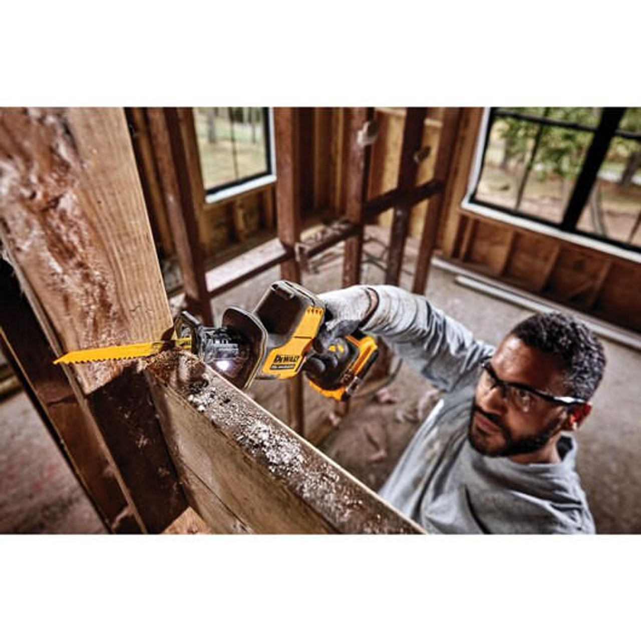 Dewalt DeWALT ATOMICâ„¢ 20V MAX* Cordless One-Handed Reciprocating Saw (Tool Only) DCS369B 