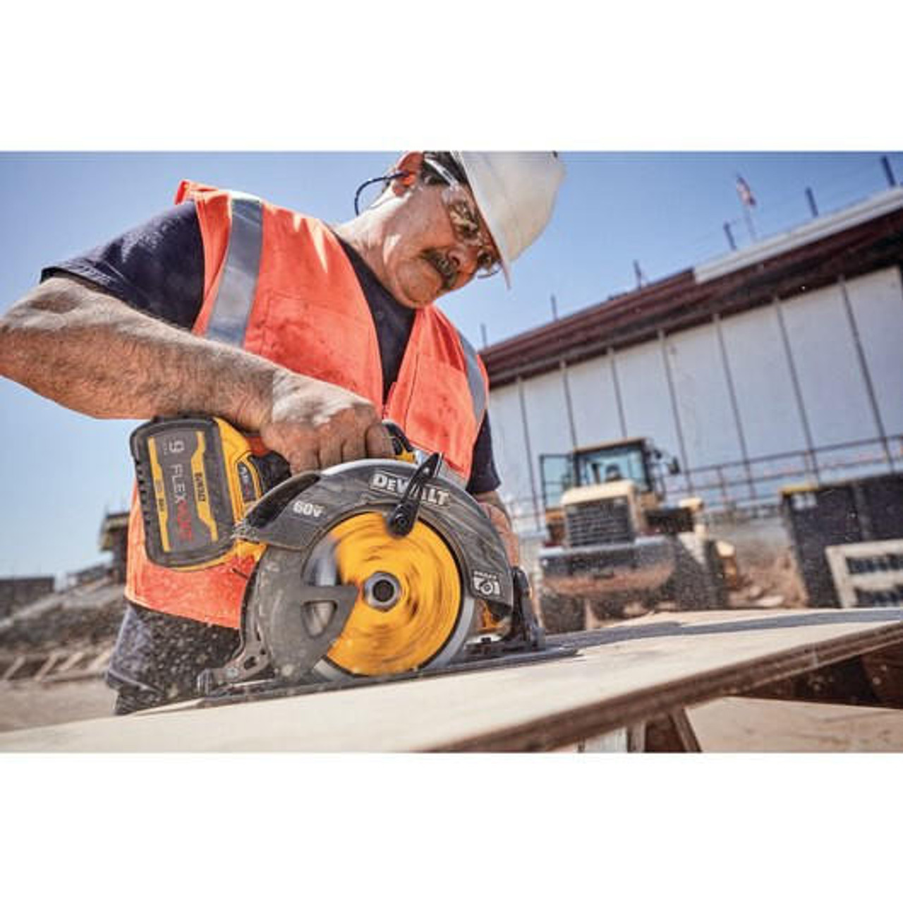 DeWALT FLEXVOLTA 60V MAX Brushless 7 1 4 in. Cordless Circular Saw with Brake Tool Only DCS578B