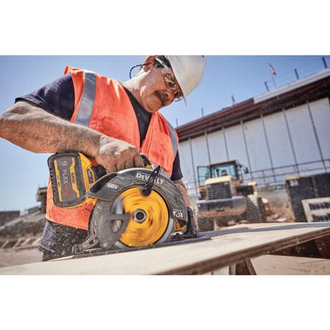 Dewalt DeWALT FLEXVOLTÂ® 60V MAX* Brushless 7-1/4 in. Cordless Circular Saw with Brake (Tool Only) DCS578X2 