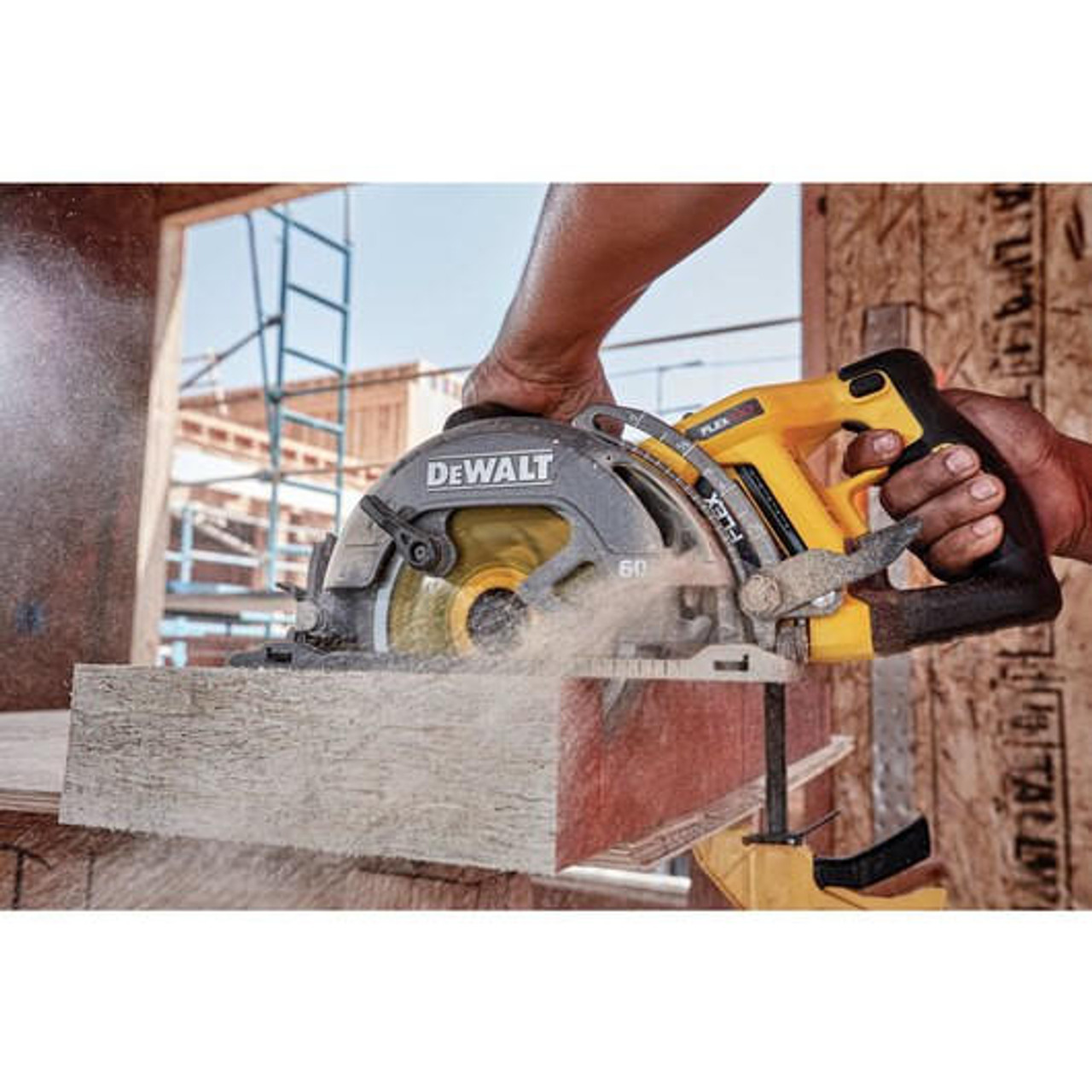 Dewalt DeWALT FLEXVOLTÂ® 60V MAX* 7-1/4 in Cordless Worm Drive Style Saw (Tool Only) DCS577B 
