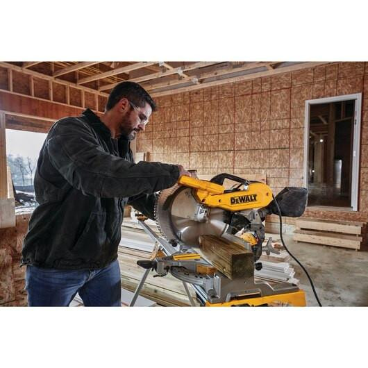 Dewalt DeWALT 15 Amp 12 in.Corded Electric Double-Bevel Compound Miter Saw DWS716 