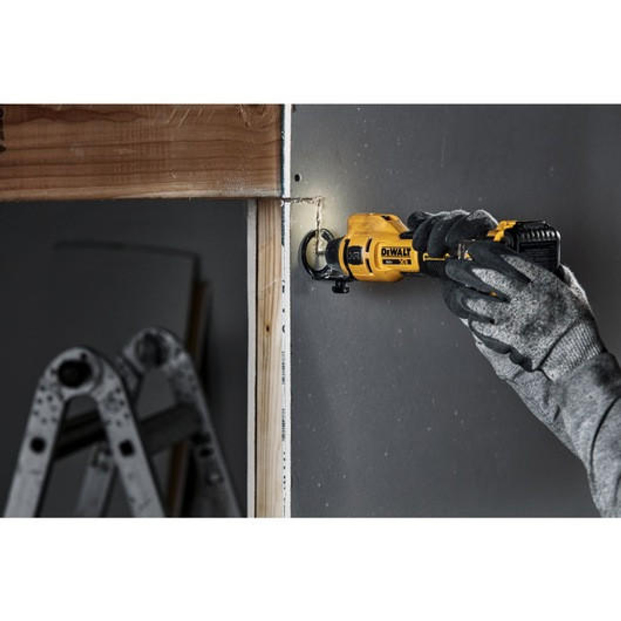 Dewalt DEWALT 20V MAX XR Brushless Drywall Cut-Out Tool Kit (2.0Ah) DCE555D2 