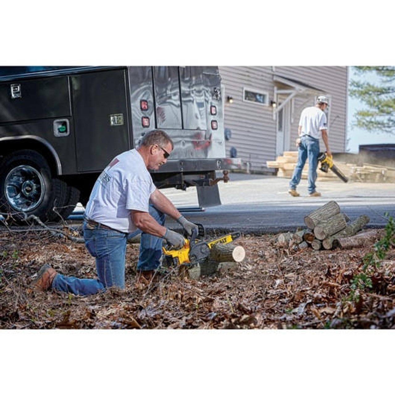 Dewalt DEWALT 20V MAX XR Compact 12 in Cordless Chainsaw (Tool Only) DCCS620B 