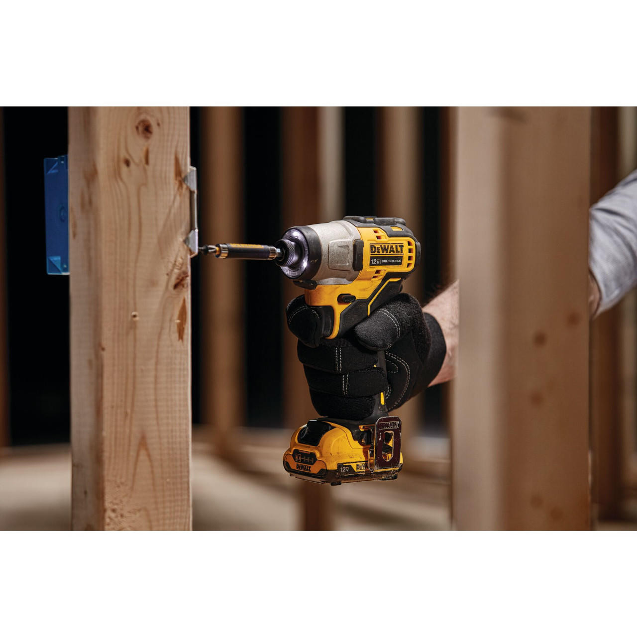 Dewalt DEWALT 12V MAX BRUSHLESS IMPACT DRIVER KIT DCF801F2 