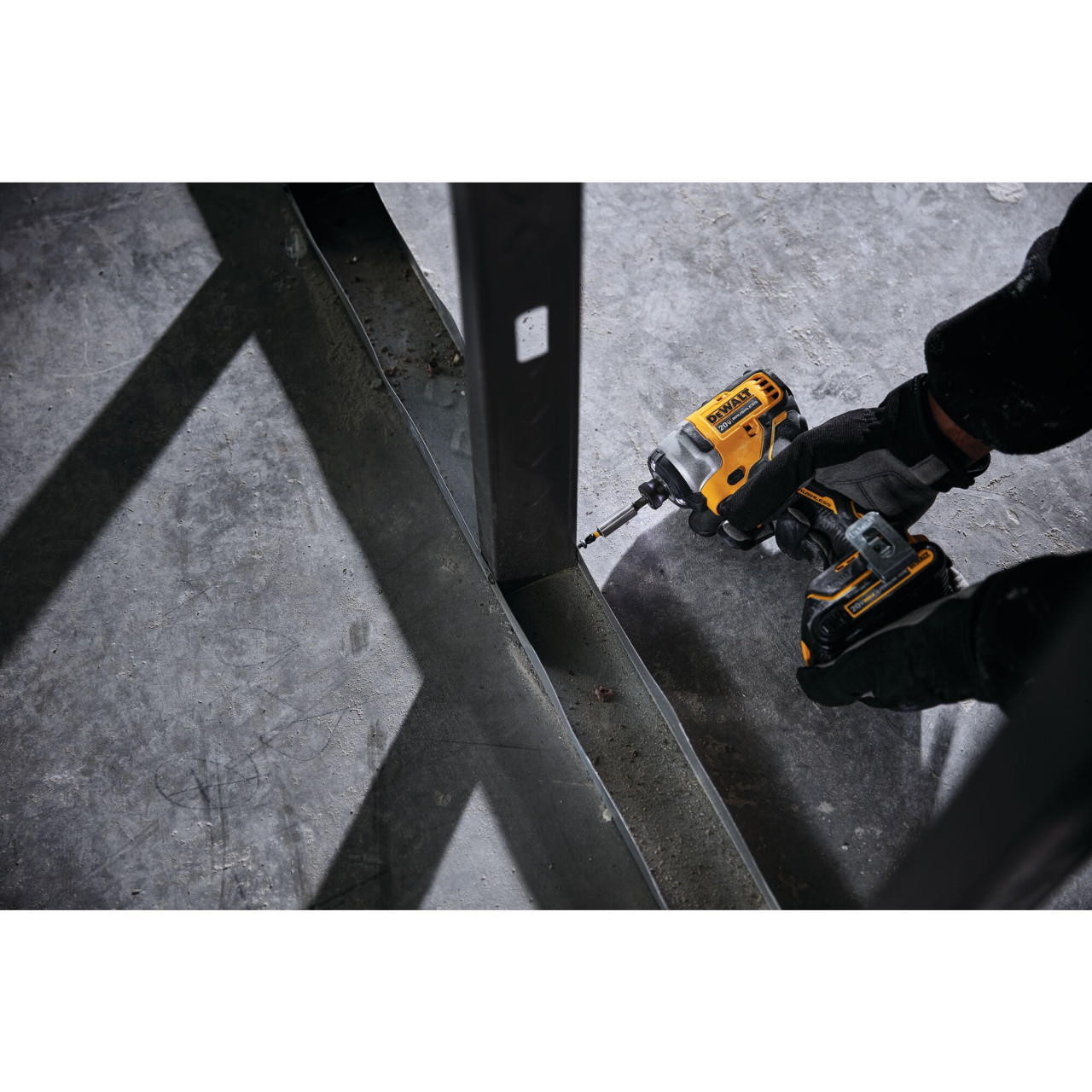 DEWALT Atomic 20V Max* Brushless Cordless Compact 1/4 In. Impact