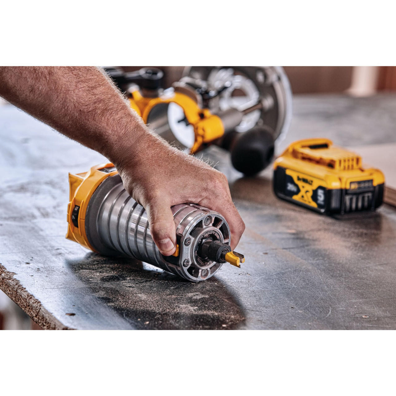 Dewalt DEWALT 20V MAX COMPACT ROUTER DCW600B 