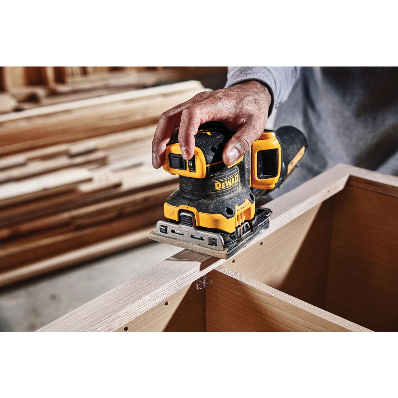 DEWALT 20V MAX XR Cordless 1 4 Sheet Variable Speed Sander Kit 2.0 Ah Battery DCW200D1