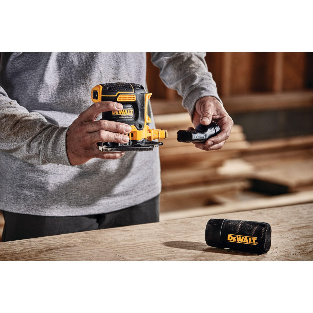 DEWALT 20V MAX XR Cordless 1/4 Sheet Variable Speed Sander Kit