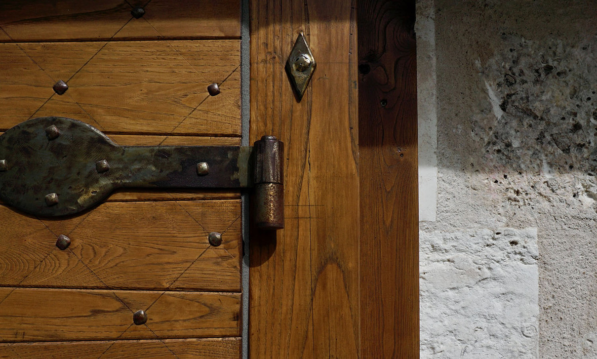 Your Guide to Cabinet Hinges