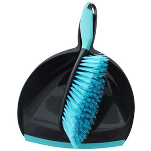 COMPASS DUSTPAN AND BRUSH SET ** ETA 5/7/2024 **