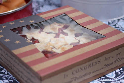 Southern Champion 9 x 9 x 2.5"  American Flag Pie Box #2482