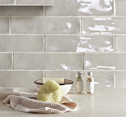Natural Glazes Sunset Taupe Metro Wall Tiles used as light grey metro tiles on a kitchen splashback