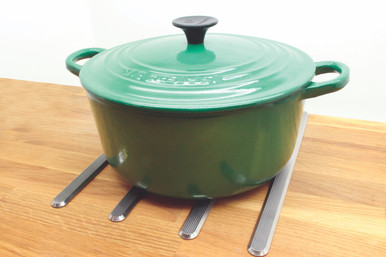 Genesis KB Surface Heat Protecting Tactiles under a hot green pot