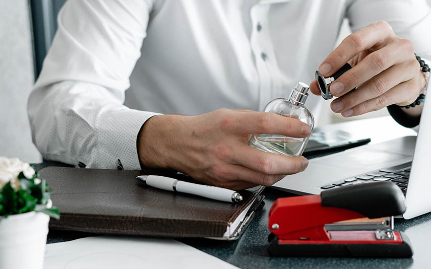 Top 4 Fragrances & Perfumes for the Office Surrender to Chance