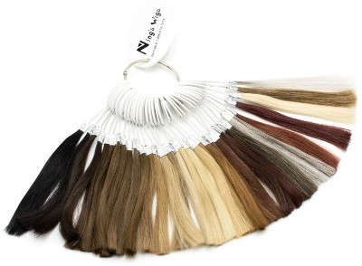 Haarfarbe bestimmen: Die richtige Farbe für dein Haarsystem oder Perücke finden